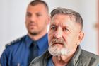 Šavlí ukrytou v holi probodl muži srdce. Senior dostal 12 let vězení