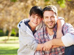 Co potřebuje teenager od svého táty: Proč je důležité, aby se otec zapojil do výchovy