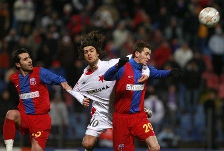 Steaua - Slavia: Gaucho, Neaga, Lovin