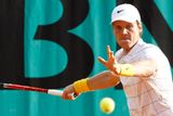 Domácího tenistu Edouarda Rogera-Vasselina porazil ve třech setech