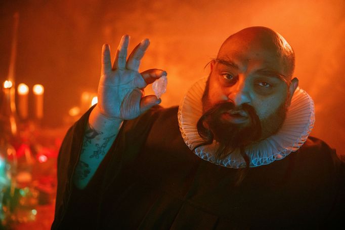 Marek Milko jako starej Grundza.