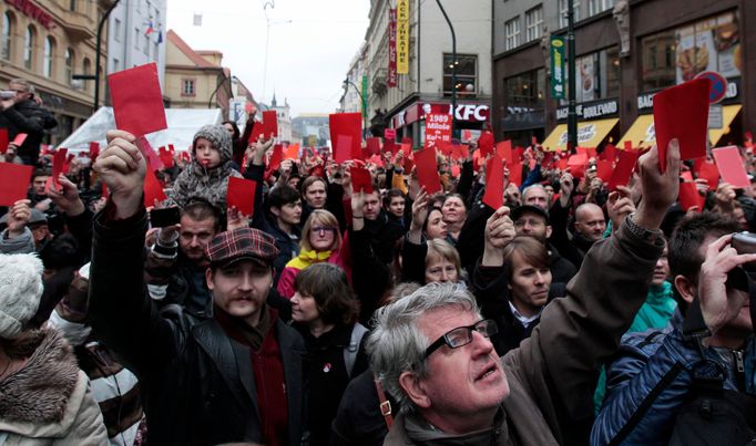 Demonstrace odpůrců Miloše Zemana u příležitosti výročí Sametové revoluce. 17 . 11. 2014.