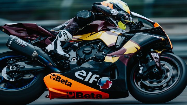 Rozložená motorka a tropický liják. Start víkendu, jaký Brno dlouho nepamatuje; Zdroj foto: Automotodrom Brno