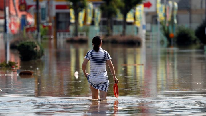 Záplavy a sesuvy půdy v Japonsku zabily nejméně sedm lidí, další se hledají