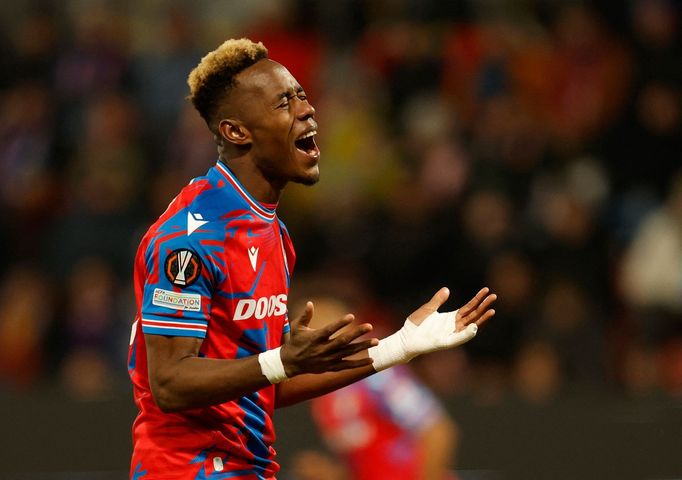 Sampson Dweh reaguje na rozhodnutí sudího