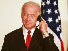 Joseph Biden nedávno v Bejrútu varoval: Zvolíte-li Hizballáh, moc s námi nepočítejte.