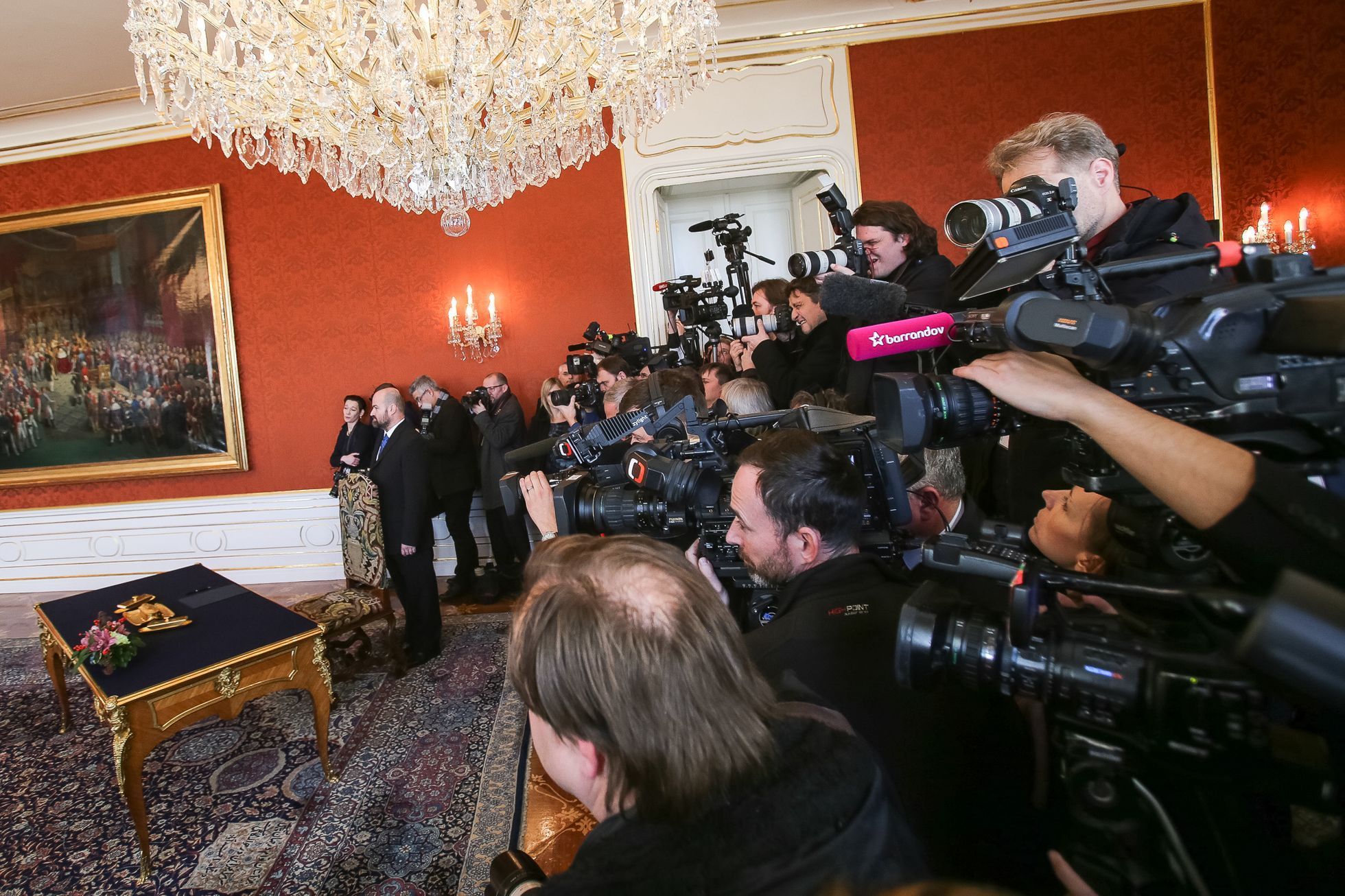 Jmenování vlády Andreje Babiše, Hrad, Miloš Zeman, novináři