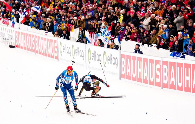 MS 2016, sprint M: Michal Šlesingr a pád Simona Schemppa