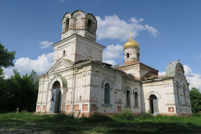 Kostel z přelomu osmnáctého a devatenáctého století v Černihivské oblasti na severu Ukrajiny.