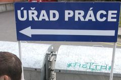 Úřady práce posílí 700 nových lidí, plánuje Koníček