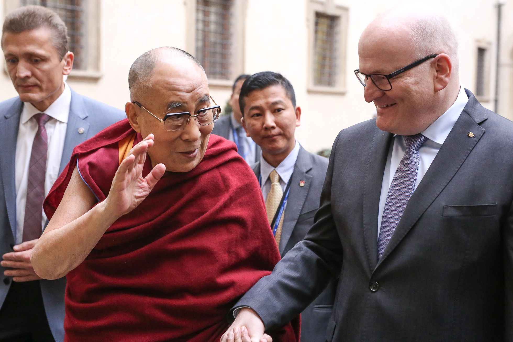 Dalajlama v Praze - setkání s ministrem kultury Danielem Hermanem