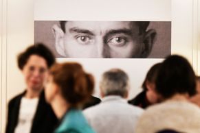 Foto: Kafka a umění. V Plzni začala velká výstava, zahrnuje i spisovatelovu kresbu
