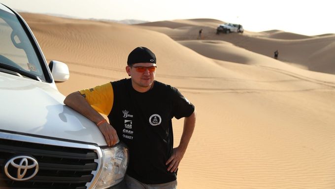 Martin Prokop se na Dakar připravuje v arabských dunách.