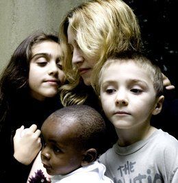 Máma Madonna a její děti - Lourdes, Rocco a David Banda