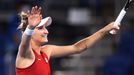 Markéta Vondroušová slaví vítězství v osmifinále s Naomi Ósakaovou na OH 2020