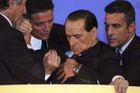 Berlusconi byl propuštěn z nemocnice