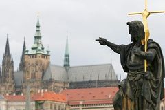 Silvestr v Praze bude bídný, horské hotely čekají žně