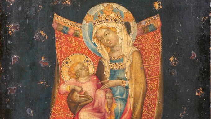 Trůnící Panna Marie s dítětem z dílny Mistra vyšebrodského oltáře.