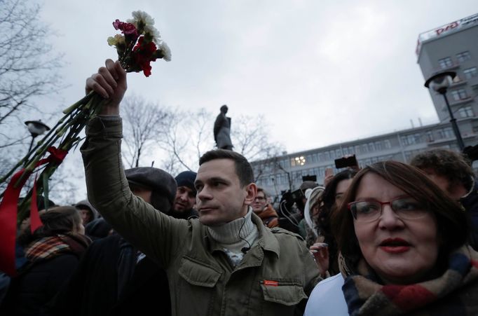 Ruský opozičník Ilja Jašin na protikremelské demonstraci, jejímž byl pořadatelem.