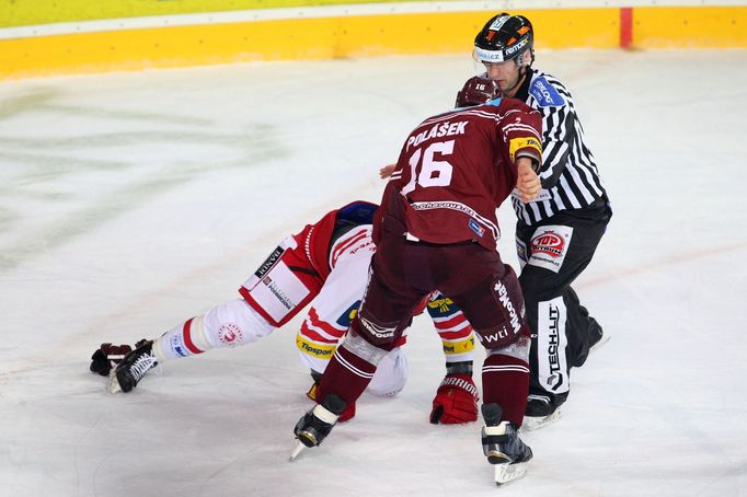 Třetí semifinále hokejové extraligy - Sparta vs. Třinec