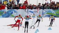 Velkou šanci na stříbro měl i Švýcar Dario Cologna, který ale v cílové rovince upadl.