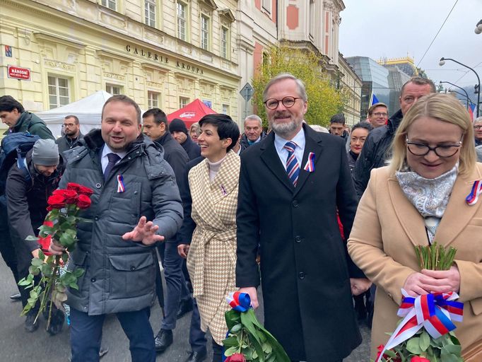 Premiér Petr Fiala (ODS) navštívil 17. listopadu Národní třídu.