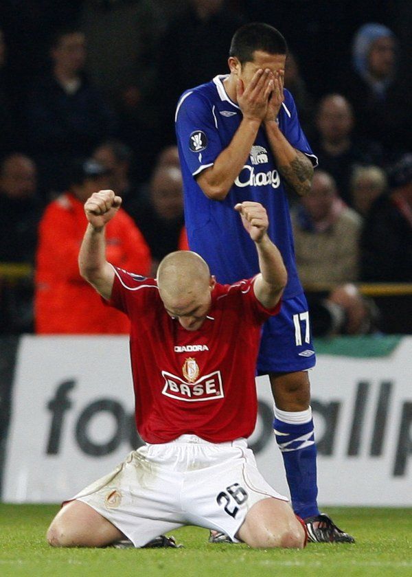 Standard Lutych se postaral o senzaci, když z Poháru vyřadil Everton.