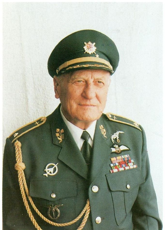 Brigádní generál Zdeněk Škarvada (1917-2013).