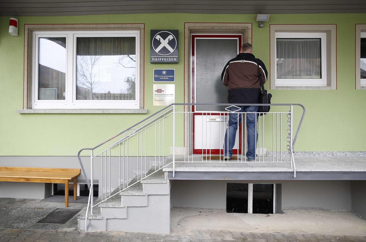 Fotogalerie: SMALLBANK - Raif