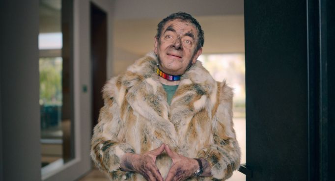Rowan Atkinson jako Trevor.