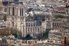 Petr Janyška: Notre Dame v Paříži: už se ví, proč hasiči nepřijeli dřív