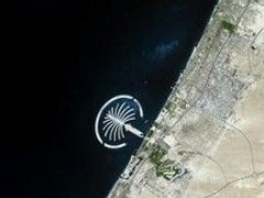 Umělé ostrovy už vznikly také v Dubaji - slouží však jako místo k bydlení a odpočinku pro boháče