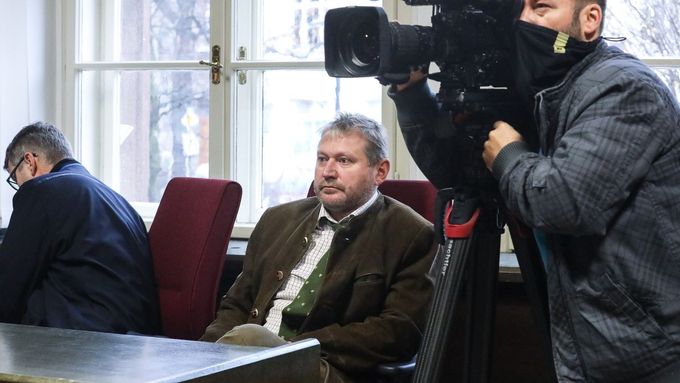 Bývalý šéf Lesní správy Lány Miloš Balák u soudu.