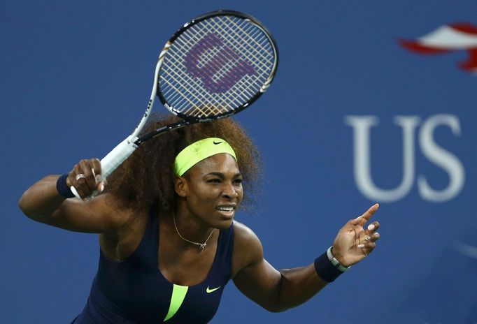 Americká tenistka Serena Williamsová v utkání se Srbkou Anou Ivanovičovou ve čtvrtfinále US Open 2012.