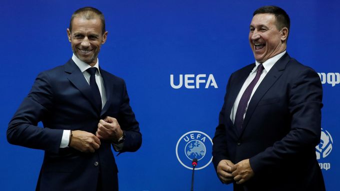 Vladimir Bazanov (vpravo) s šéfem UEFA Aleksanderem Ceferinem.