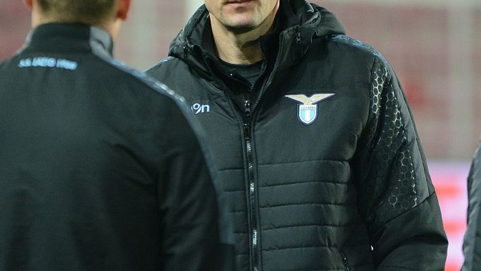 Miroslav Klose si sice prohlédl kvalitu povrchu, na kterém se bude hrát první osmifinále Evropské ligy, trénink si ale on i Lazio odpustili.