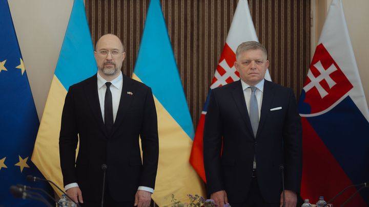 Z výroků Fica se mnohým zavařil mozek. S Ukrajinci ale prý perlil hlavně mimo kamery