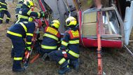 Podle informací policie byl pád lanovky nahlášen kolem 13:30. První kabina spadla u prvního pilíře lanovky zhruba z třicetimetrové výšky a je zcela zdemolovaná.