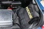 Policejní octavie v akci - výbava v kufru
