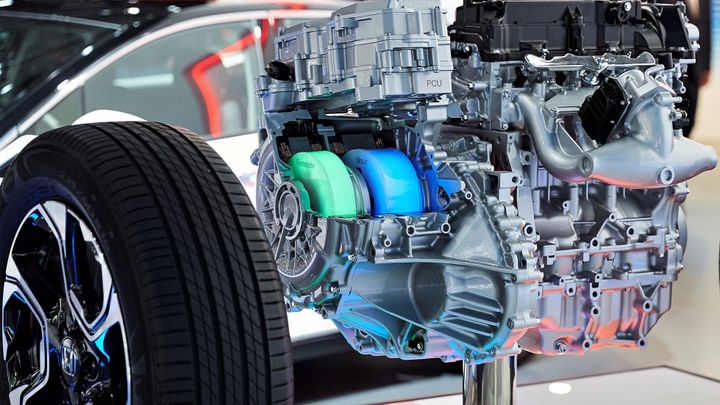Japonci jsou s elektromobily stále zdrženliví. Nové hybridní modely míří i k nám; Zdroj foto: Martin Frei