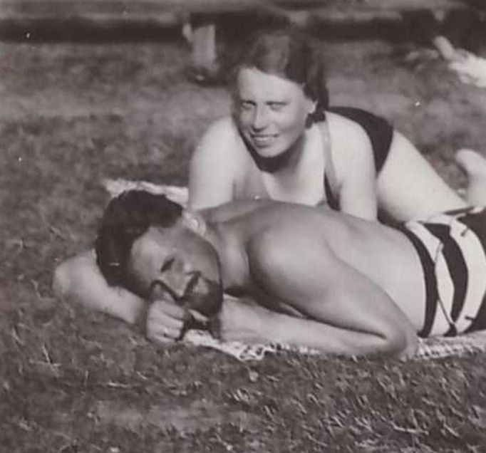 Manželé Vladimír a Jiřina Petřekovi, 1935.