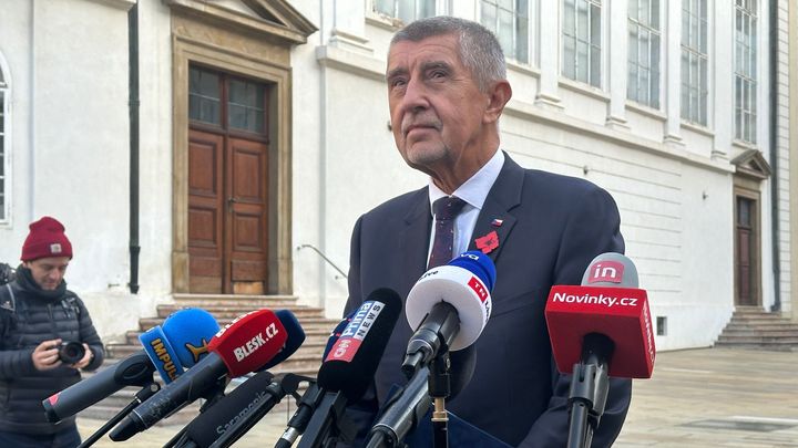 Babiš ani náznakem neřekl, jak vyřeší střet zájmů. Čas má do Vánoc, zní z Hradu