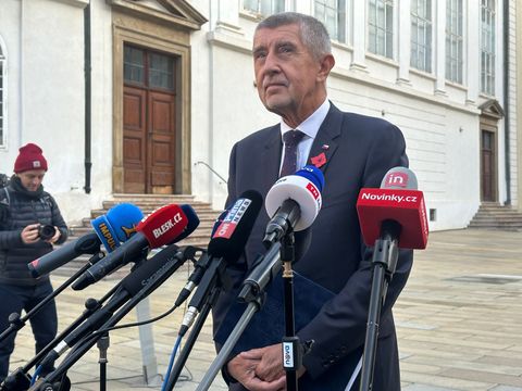 Nové časy v ČT. Babiše na Hradě vysílali dvakrát, kritici mluví o zestátňování