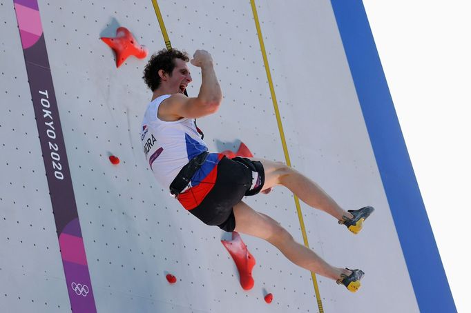 Sportovní lezec Adam Ondra ve finále na OH 2020