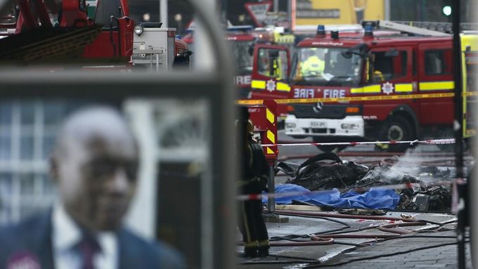 Záchranáři zasahují u nehody na jihu Londýna