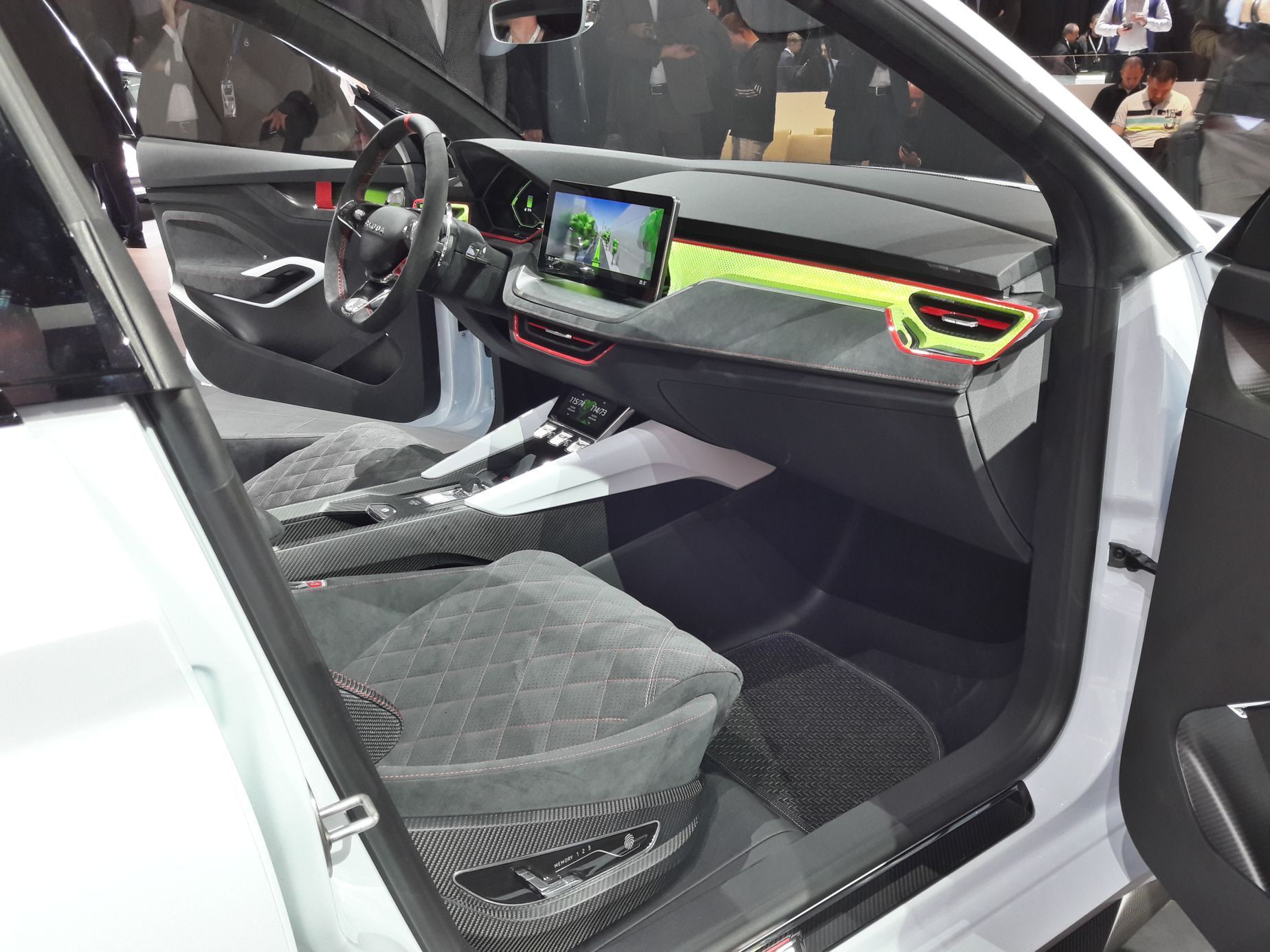 Škoda na autosalonu v Paříži