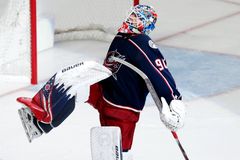 Brankářská senzace v NHL. Levní Lotyšové rozhánějí vztek z úprku Rusa za megasmlouvou