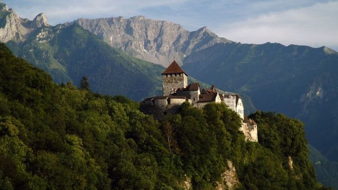 Hrad ve Vaduzu je symbolem Lichtenštejnska, země, která daňové podvody nepřímo umožňuje.