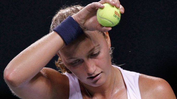 Frustrovaná Petra Kvitová v zápase s Martičovou.