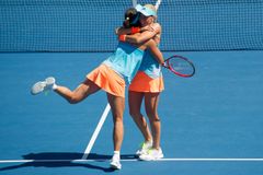 Česko má jistý titul z Australian Open. Ve finále ženského deblu se utkají Šafářová s Hlaváčkovou